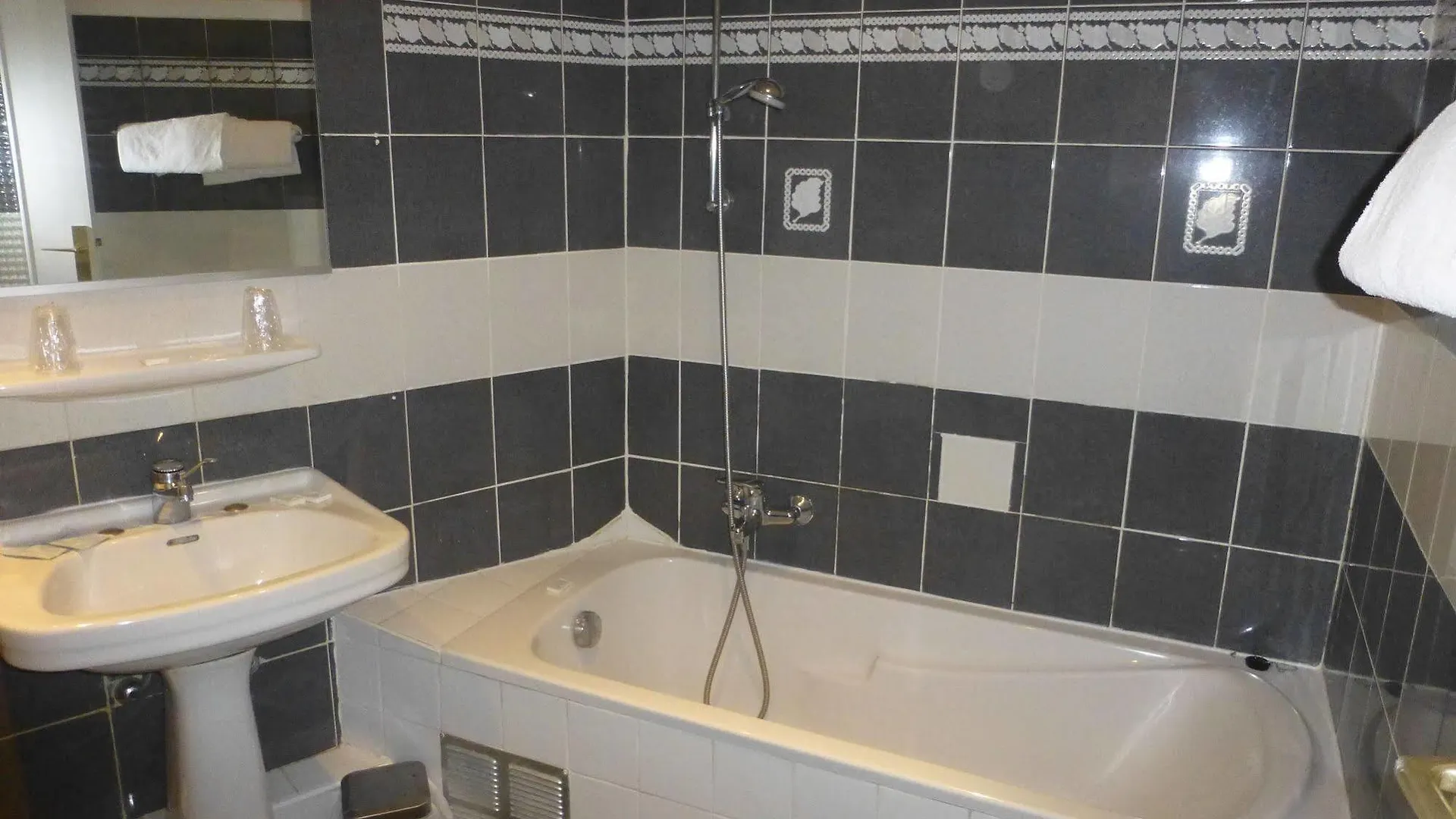 ***  Hotel Locarno Nice France