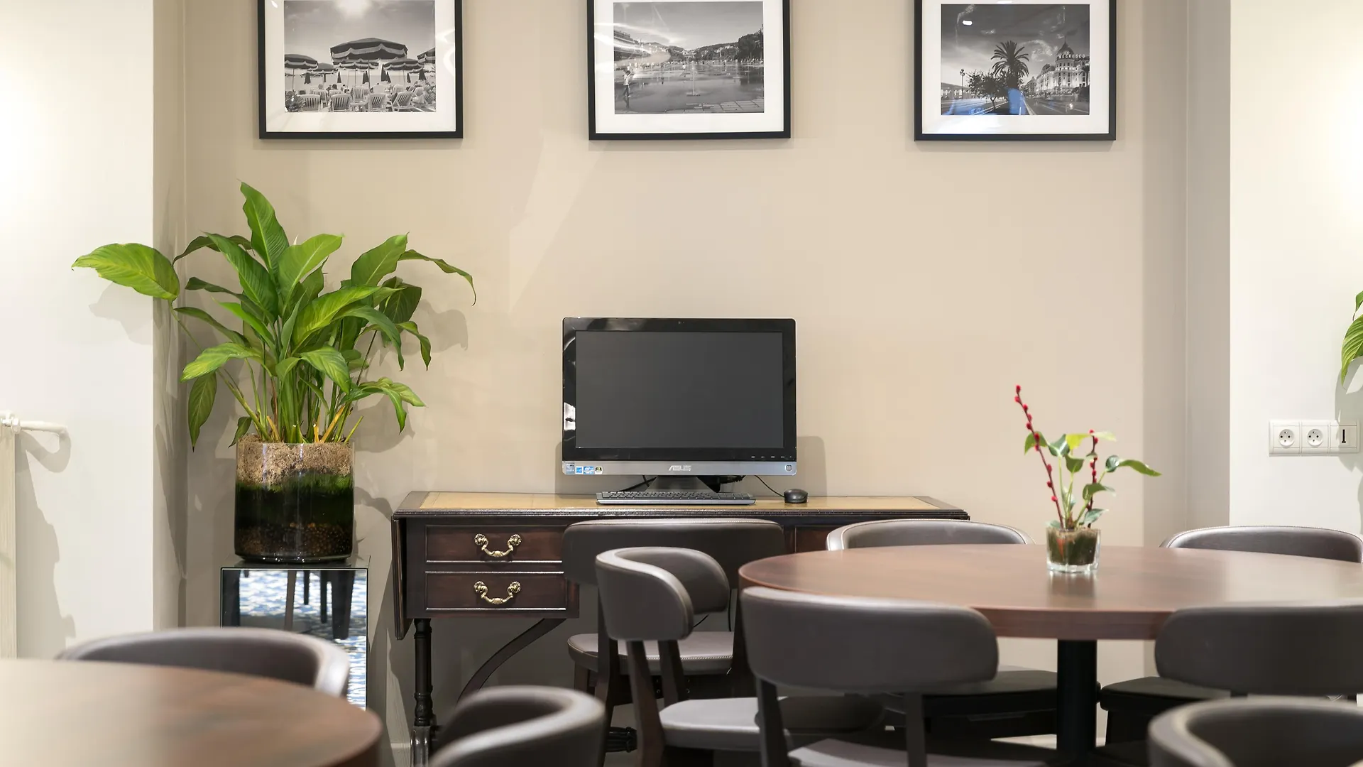 Hotel Locarno Nizza 3*,